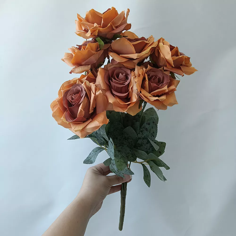 Ramo de rosas de seda de flores falsas