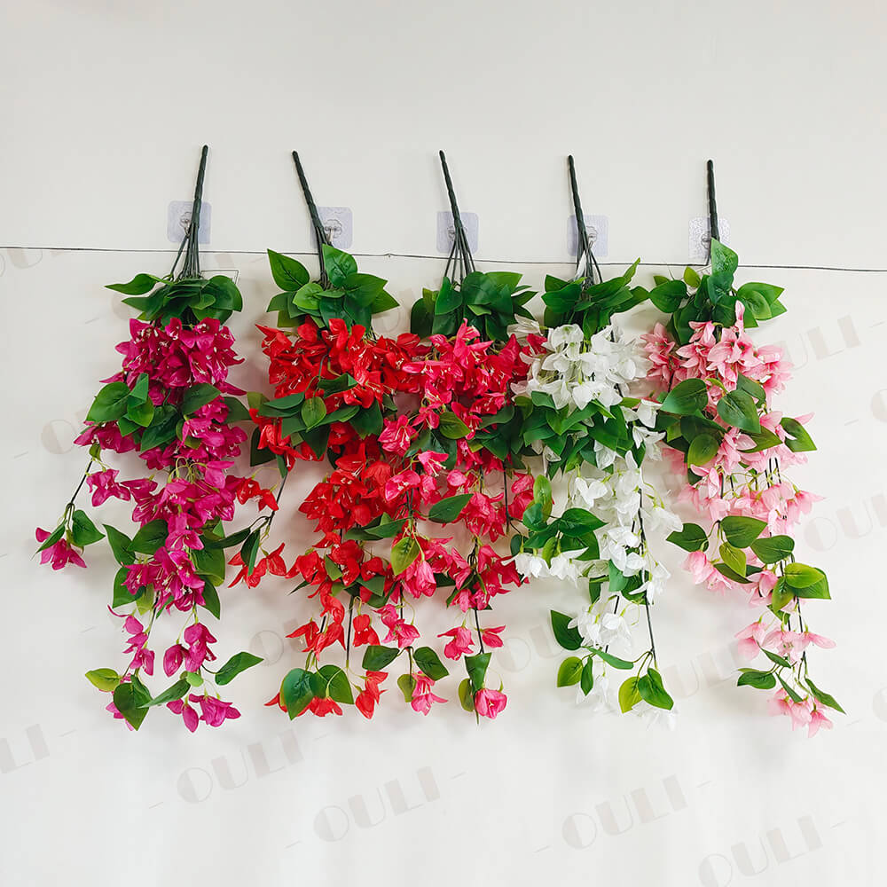Silk bougainvillea pared colgando