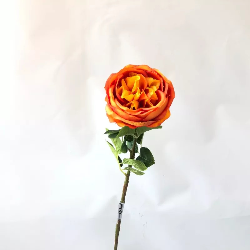 Flores de peonía falsas blancas